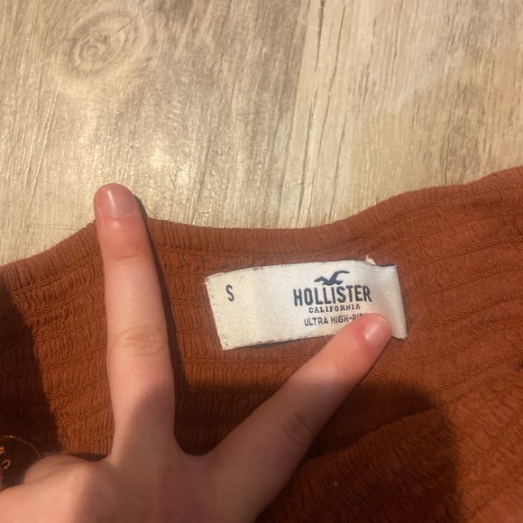 Hollister Layer Skirt - Picture 2 of 2